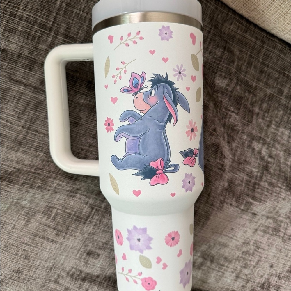 Stanley Floral Eeyore Travel Mug 40 oz Stanley - Picture 5 of 6